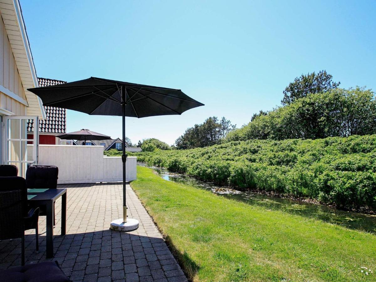 4 Person Holiday Home In Bl Vand Blåvand Exterior foto
